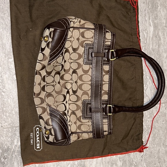 Like new coach bag! - Picture 4 of 5